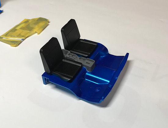 「1/24 スバル TT2 サンバートラック WRブルーリミテッド '11」を作ります。キャビン内の細かい塗装とマスキング。