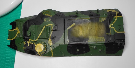 1/35 陸上自衛隊水陸両用車 AAV7A1を作ります。車体上部の迷彩、その2。