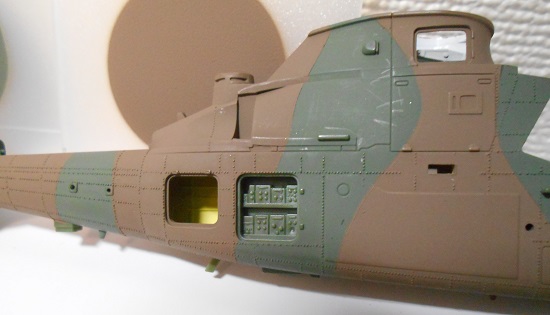 「1/72 陸上自衛隊 観測ヘリコプター OH-1 ニンジャ」を作ります。小さなパーツの塗装と組み立て