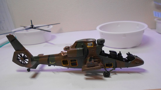 「1/72 陸上自衛隊 観測ヘリコプター OH-1 ニンジャ」を作ります。組み立て
