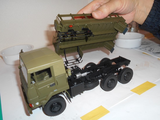 1/35 陸上自衛隊 3 1/2tトラック（SKW-477）を作ります。荷台の組み立て