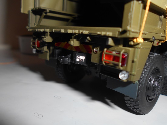 1/35 陸上自衛隊 3 1/2tトラック（SKW-477）を作ります。車体の組み立て