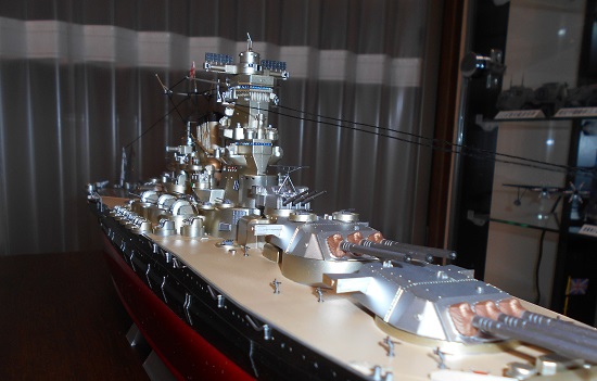 キンピカ「1/350 日本海軍戦艦 大和」を作ります。ハリ線を張りました