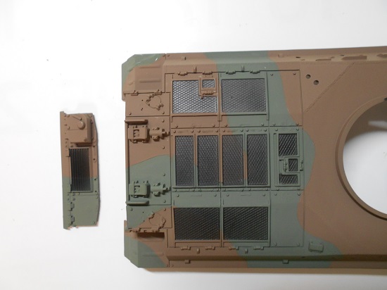 「1/35 陸上自衛隊 61式戦車」を作ります。車体上下の塗装。
