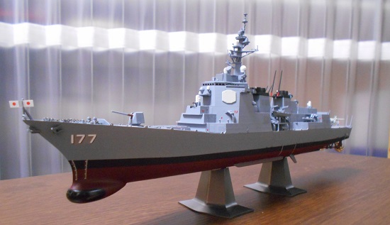 「1/450 海上自衛隊 イージス護衛艦 あたご」を作ります。完成前のデカールシール貼り。