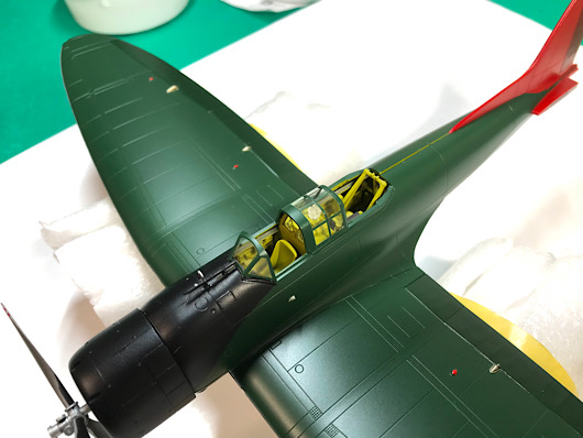 （17）「1/48 愛知 D3A1 九九式艦上爆撃機 一一型」を作ります。　胴体と胴体下部の組み立て。