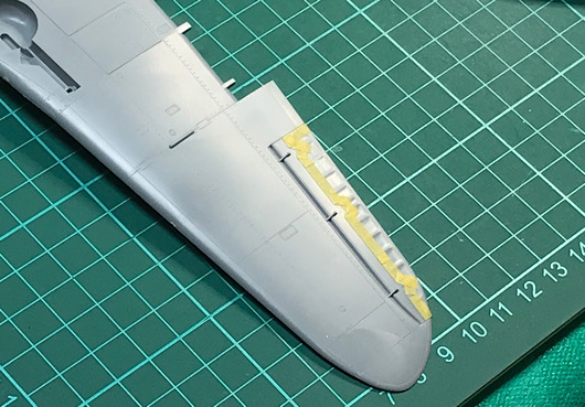 （6）「1/48 中島 B5N2 九七式三号艦上攻撃機」を作ります。　マスキングと塗装したパーツ。