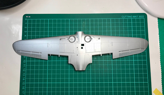 （7）「1/48 中島 B5N2 九七式三号艦上攻撃機」を作ります。塗装したパーツ。