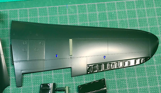 （11）「1/48 中島 B5N2 九七式三号艦上攻撃機」を作ります。塗装したパーツ。